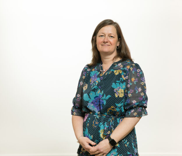 A profile picture of Sara Munro, Chief Executive.